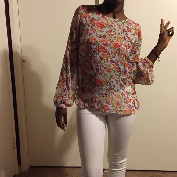 Long sleeve floral top with heart back.
