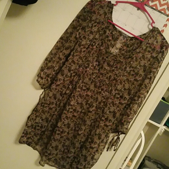 3/4 sleeve sheer floral blouse