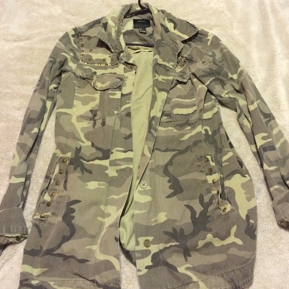 💚💚💚 CAMO STUDDED ARMY JACKET