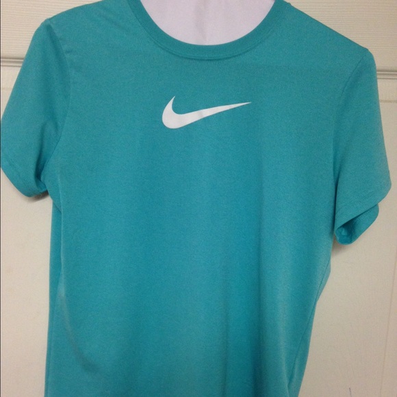 Girls Nike shirt