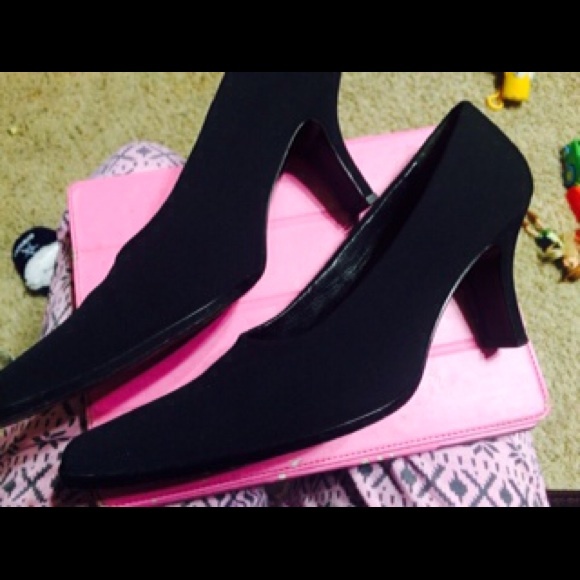 Prada - Picture 2 of 4