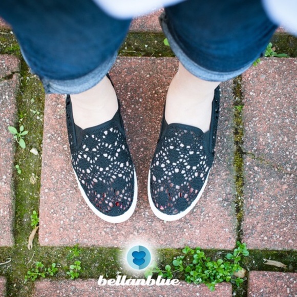 The ELSA embroidered slip ons - BLACK - Picture 6 of 7