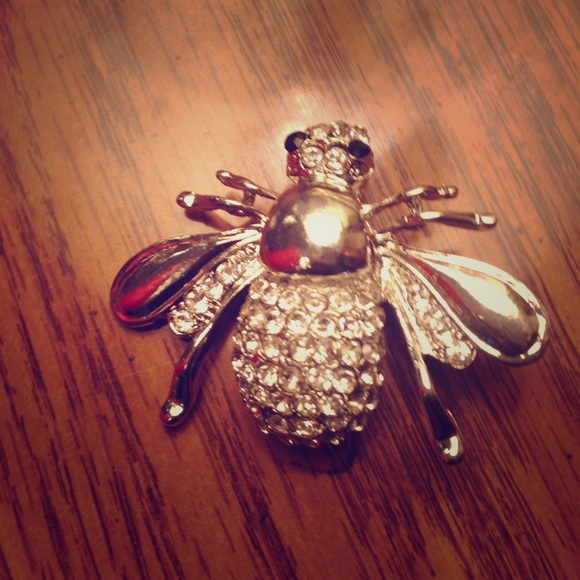 Bumble bee brooch | Flight of the Bumble Bee