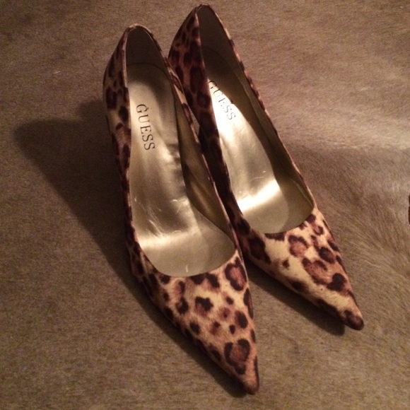 Guess Leopard Print Pointed Toe Pumps