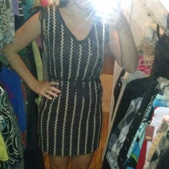 BUNDLED <ARK & CO> Embroidered Dress - Picture 3 of 4