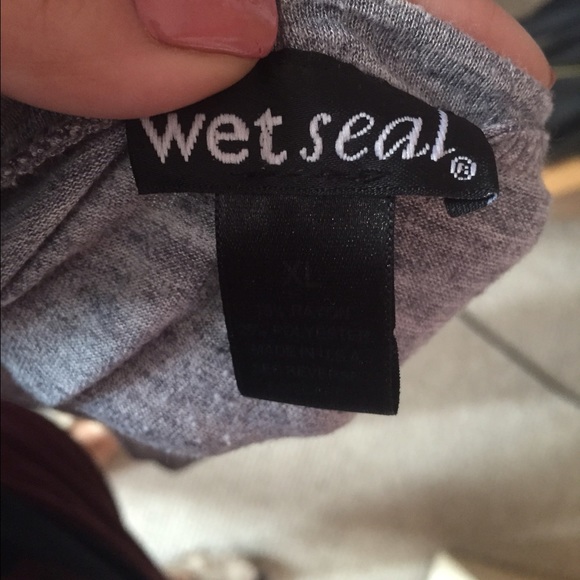 ☀️ B U N D L E D ☀️ Fierce Tiger Top - Picture 2 of 2