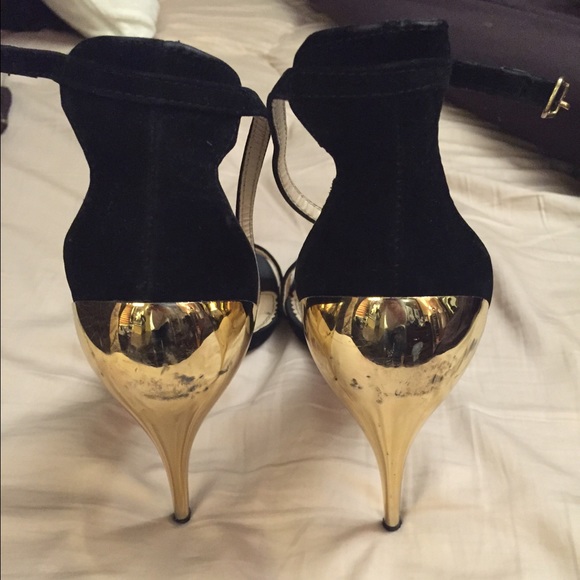 Gold heel stilettos $5 with purchase - Picture 4 of 4