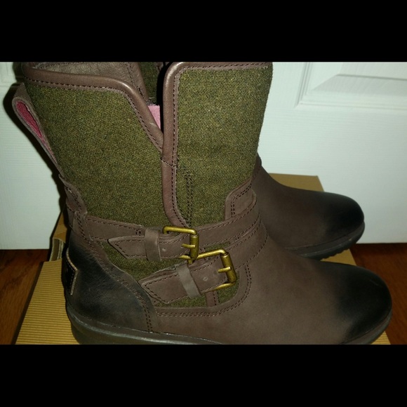 SOLD. SOLD SOLD. Ugg Waterproof Leather Boot - Picture 2 of 4