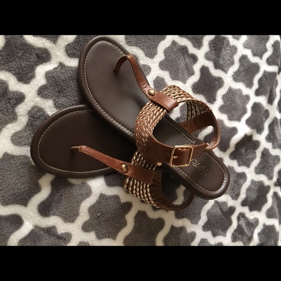 🚫 SOLD!!Brown and gold sandals! Size 10