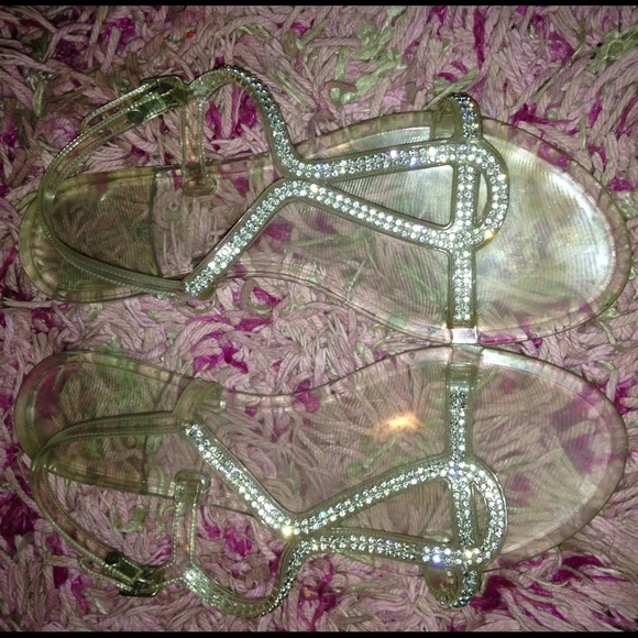 Clear shinny flat sandals
