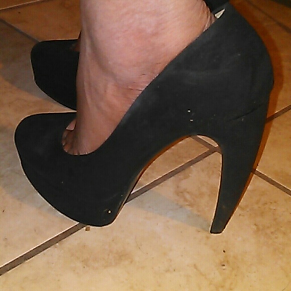 Black pumps heels suede