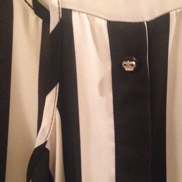 High low tank top⚫️⚪️ - Picture 3 of 3