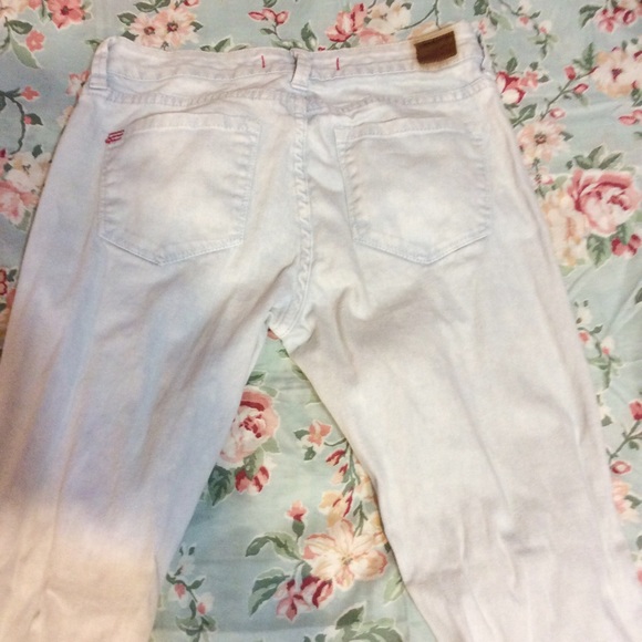 BDG Light Wash Ankle Jeans - Picture 2 of 3