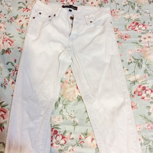 BDG Light Wash Ankle Jeans - Picture 3 of 3