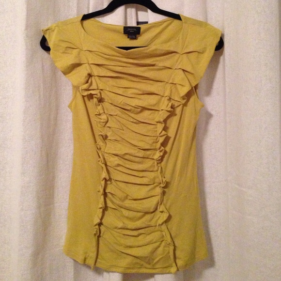 ⚡️FLASH SALE⚡️Deletta Yellow Ruffle Top!