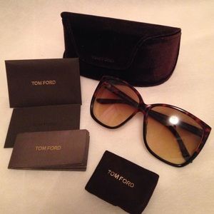 🚨SALE👏🏻🎉👀Authentic TOM FORD Lydia sunglasses