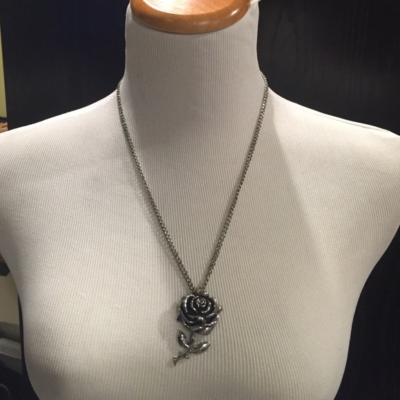Ed hardy rose pendant necklace