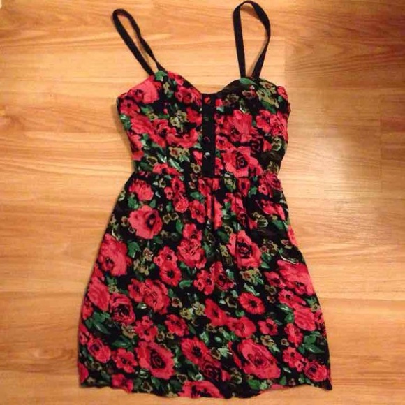 Forever 21 Sweetheart Floral Dress