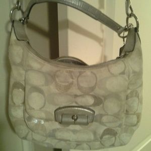 Authentic medium coach crossbody & shoulder purse!