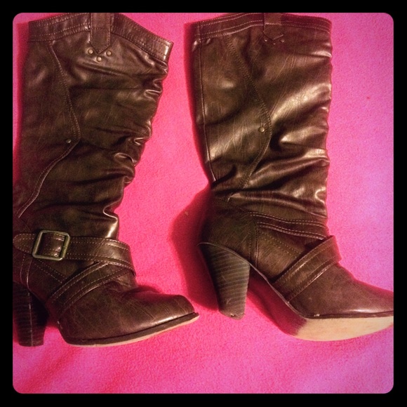 Heel brown boots