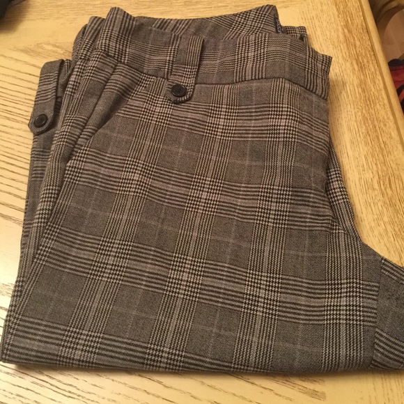 Black and gray Capri pants