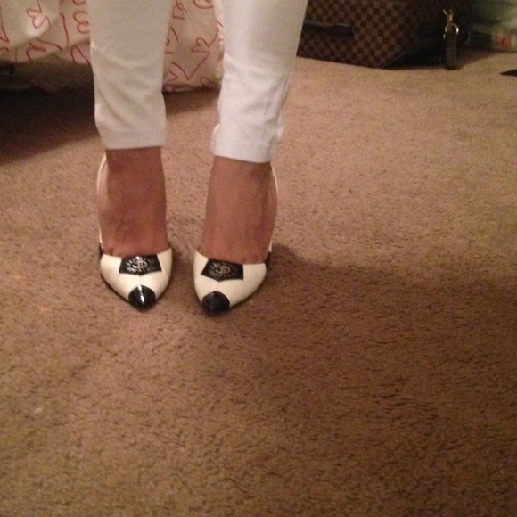 Sold - Picture 3 of 4