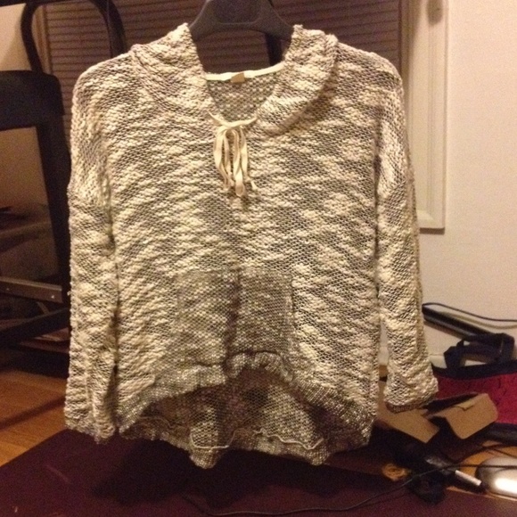 Loose Semi-cropped Sweater