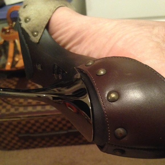 🎁SOLD!! Giuseppe Zanotti furry kitten heel - Picture 3 of 4