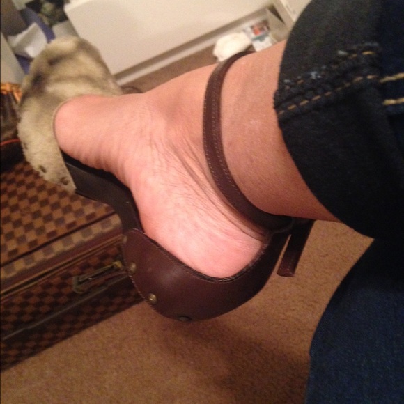 🎁SOLD!! Giuseppe Zanotti furry kitten heel - Picture 4 of 4