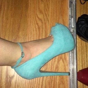 BRAND NEW MINT SHOES