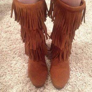 Fringe minnetonka boots