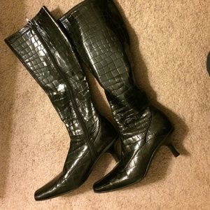 Liz Claiborne flex black boots