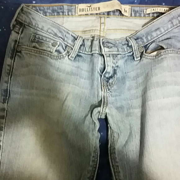 Hollister cut off capris