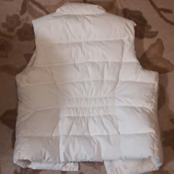 White Gap Puffer Vest - Picture 4 of 4