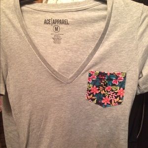 Grey v-neck flower pocket