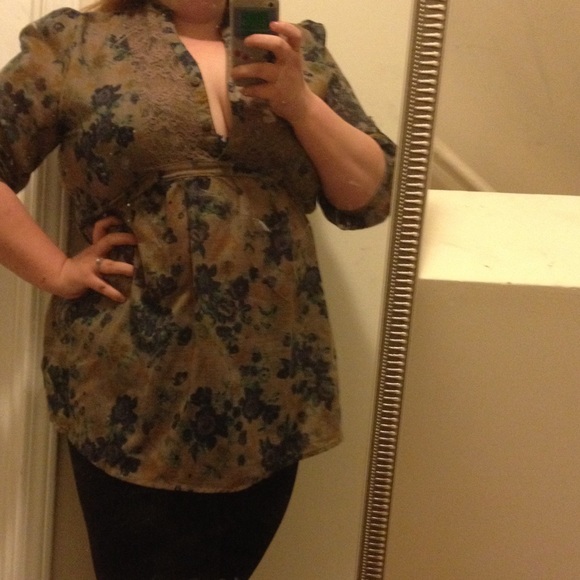 Floral blouse - Picture 2 of 2