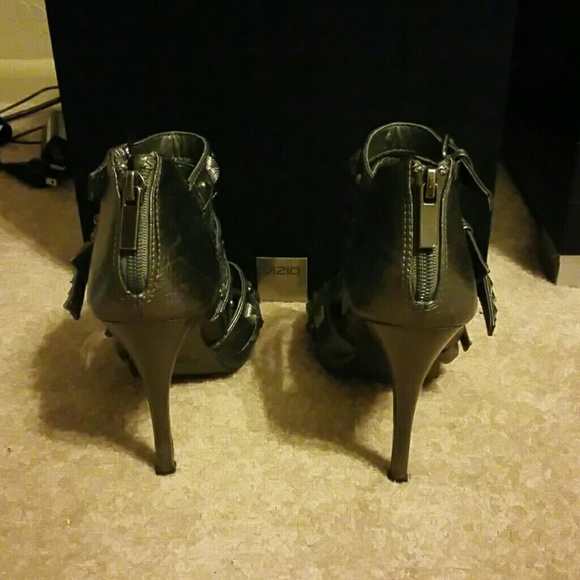 🎁Sold : Studded heels - Picture 4 of 4