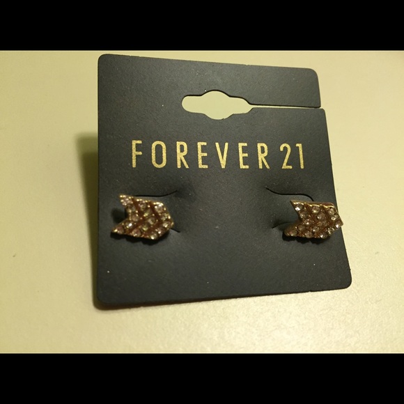 gold arrow tip post earrings - Picture 1 of 1