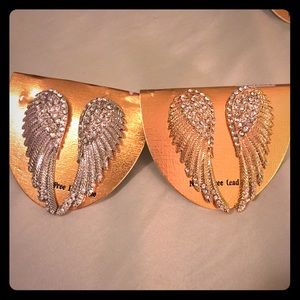 Angel wings earring