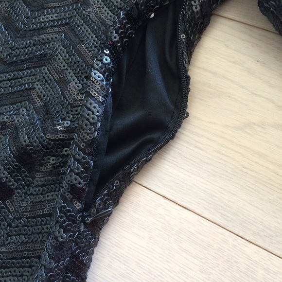 Sequin dress : LBD - Picture 2 of 4