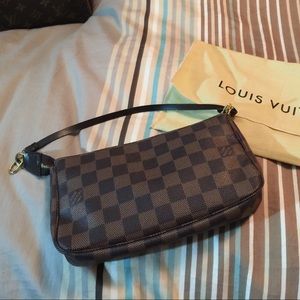 Authentic Louis Vuitton Pochette in Damier Ebene