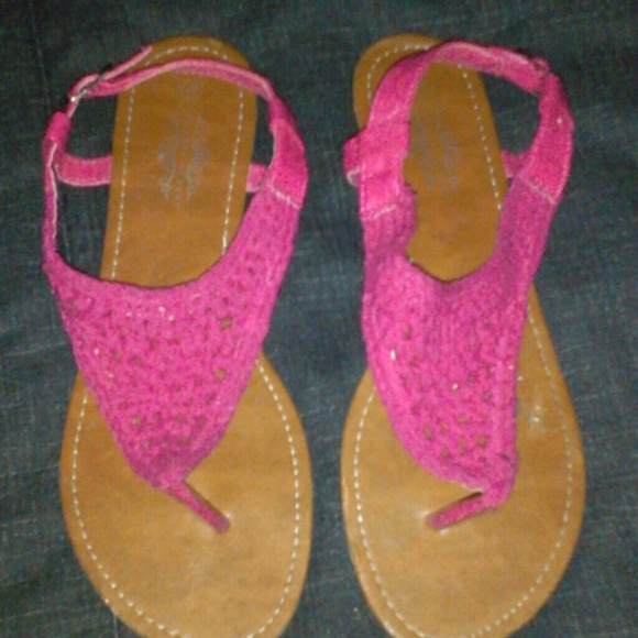 Crocheted thong sandals