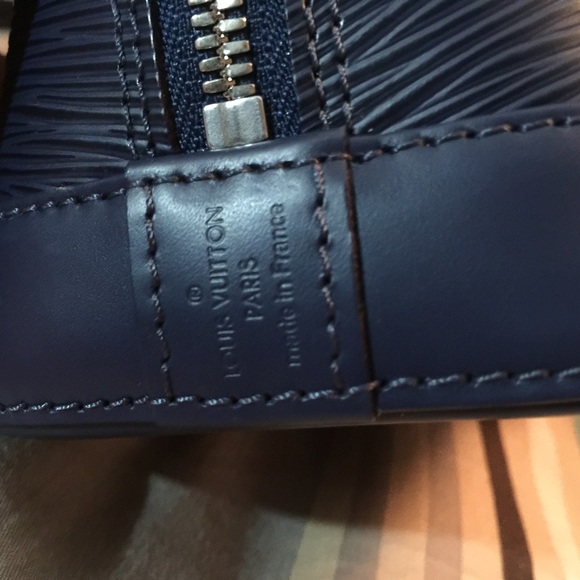 Authentic Alma BB Epi Leather in Indigo - Picture 2 of 4