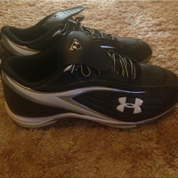 Underarmour womens cleats
