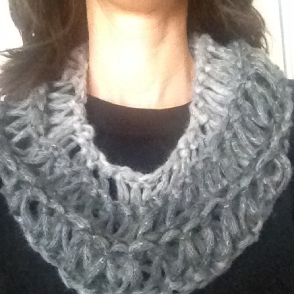 Ombré infinity scarf, hand knit, light weight - Picture 1 of 2