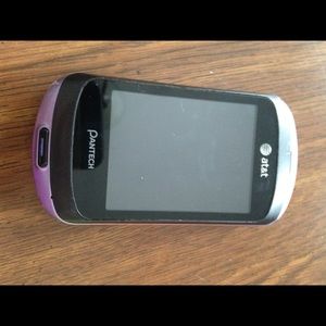 A like new pan tech cell phone
