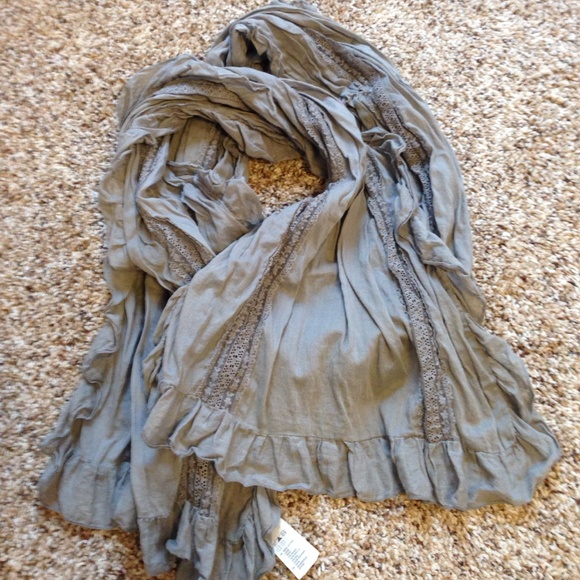 H&M scarf grey very cute!