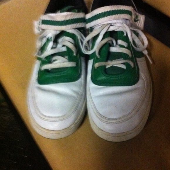 Nike - Picture 2 of 4