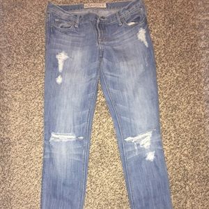 Hollister skinny jeans 3L but would probably fit 2