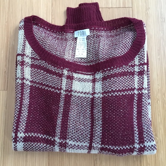 Tobi Plaid Cozy Red & white Sweater with Gold - Picture 1 of 4